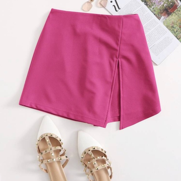 Hot Pink Mini Skirt with Front Slit – Size L - Picture 1 of 10